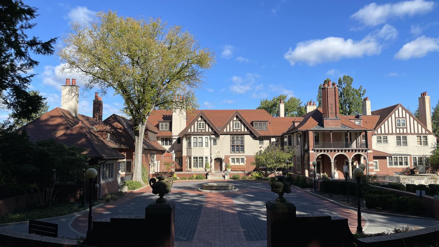Cranbrook: An American Arts and Crafts Community